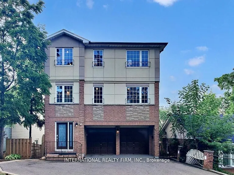 6 English St #2 — Photo 1