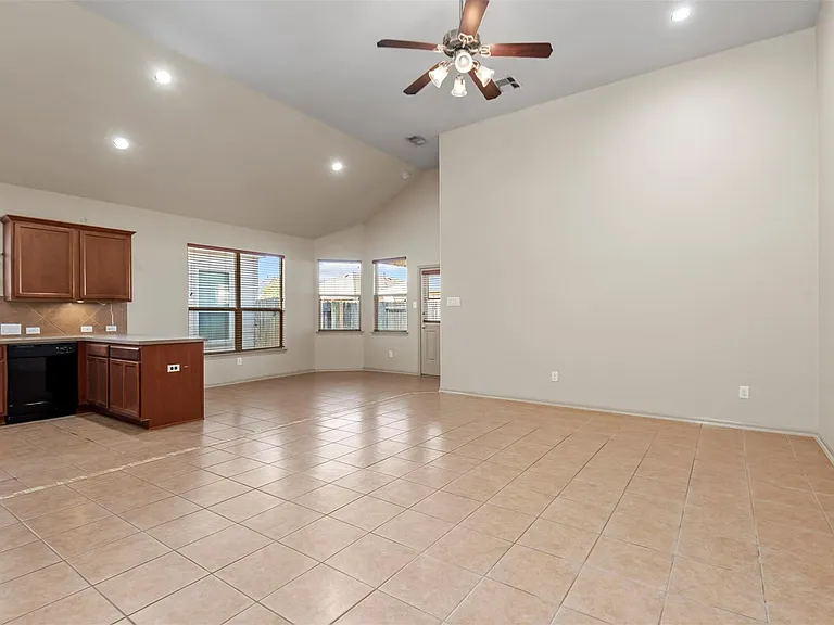 8734 Auburn Mane Dr — Photo 10