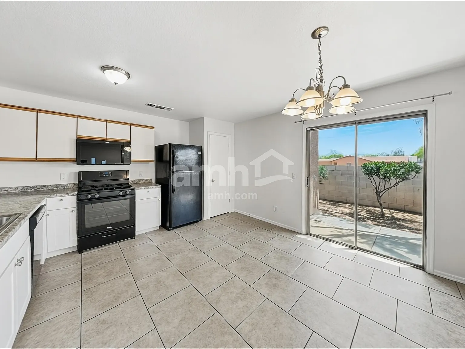 4 bed, 2.0 bath, 1413 sqft, $1,695 — Photo 3