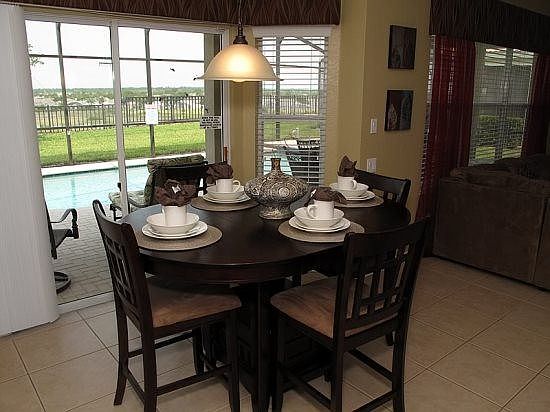 WH6P2588AB-breakfast-nook