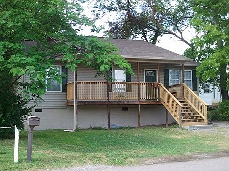 1st image of 2445 Hoitt Ave