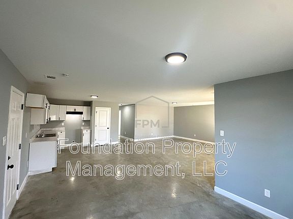 5th image of 555 Monteagle Dr