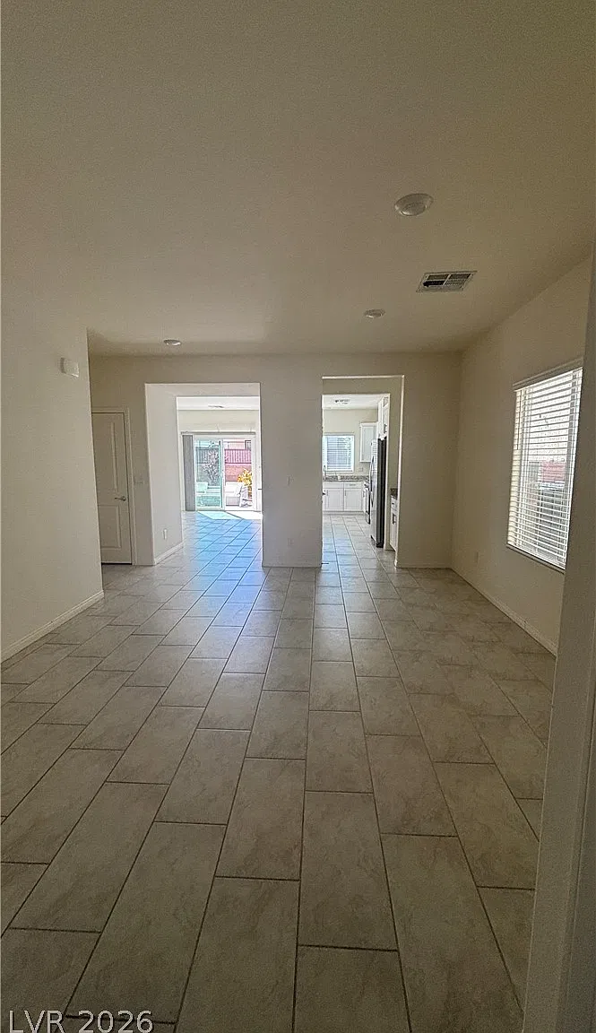 5 bed, 3.0 bath, 2946 sqft, $2,900 — Photo 3