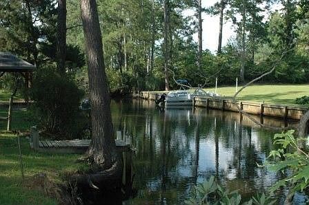 1st image of 128 Dogwood Dr