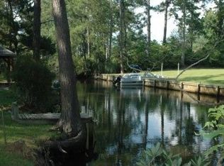 128 Dogwood Dr, Cape Carteret, NC 28584