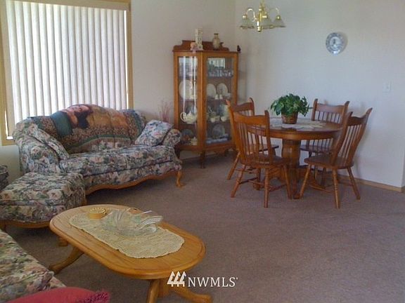 4th image of 552 E Trout Avenue