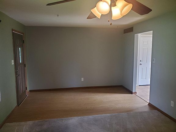 4th image of 2904 E Henley Dr