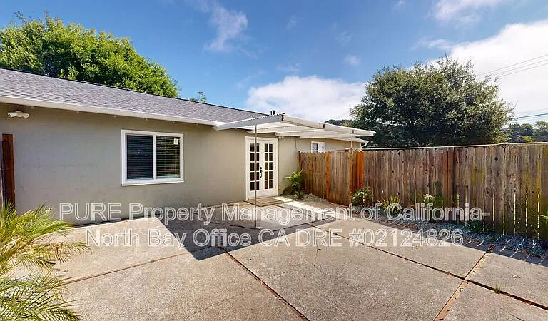 480 Washington Ct — Photo 14