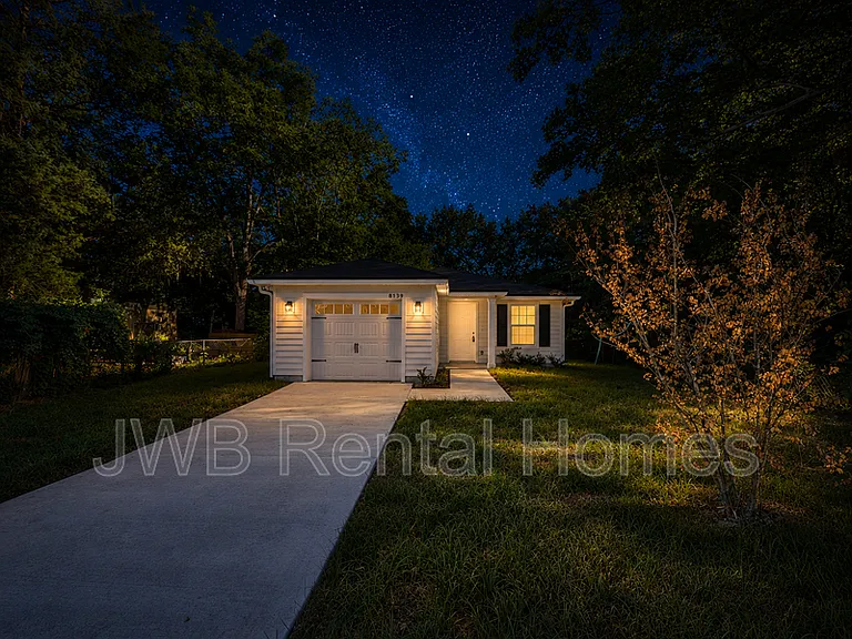 8139 Wyoming St — Photo 12