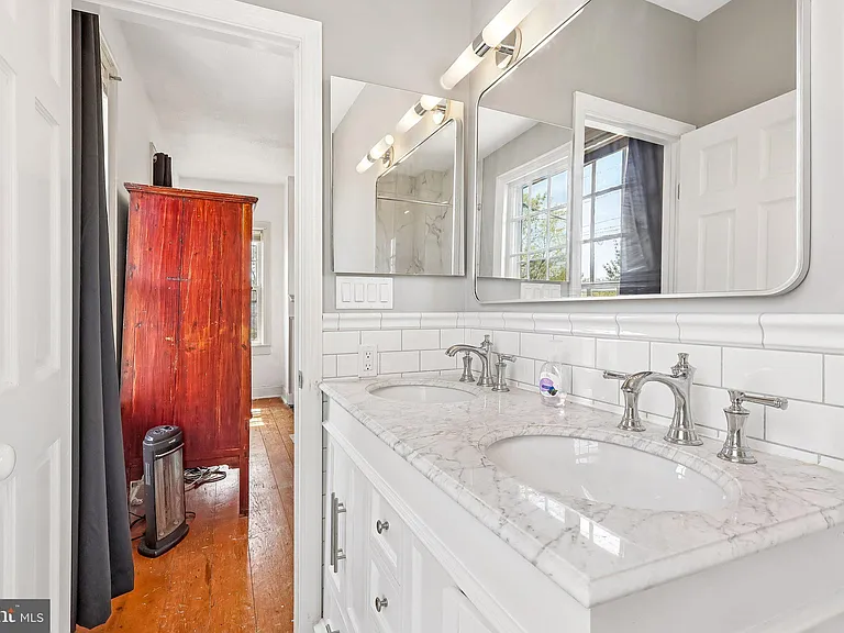 2167 Brunswick Ave — Photo 25