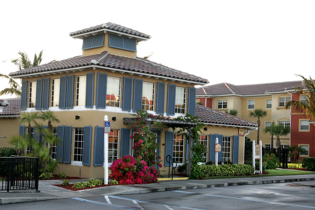 Building Photo - Beachside Apartments