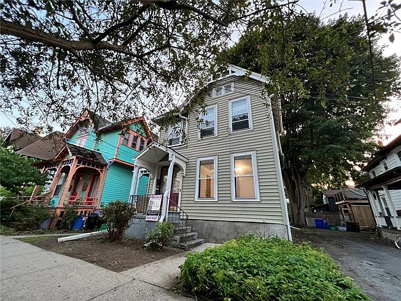 2nd image of 320 N Geneva St