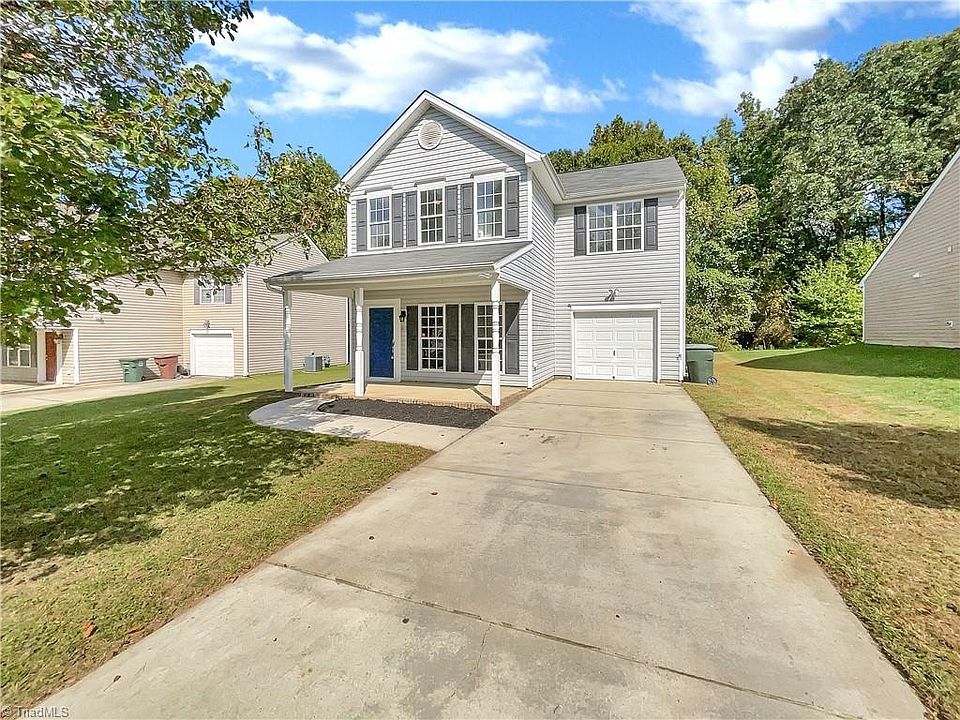 1st image of 815 Woodlake Dr
