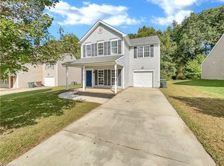 815 Woodlake Dr, Greensboro, NC 27406