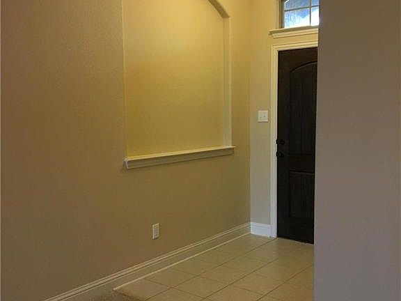 5th image of 520 Brooke St