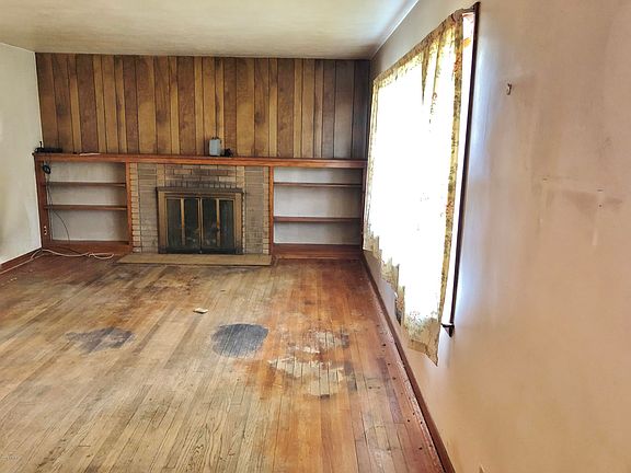 3rd image of 1888 Smyers Dr
