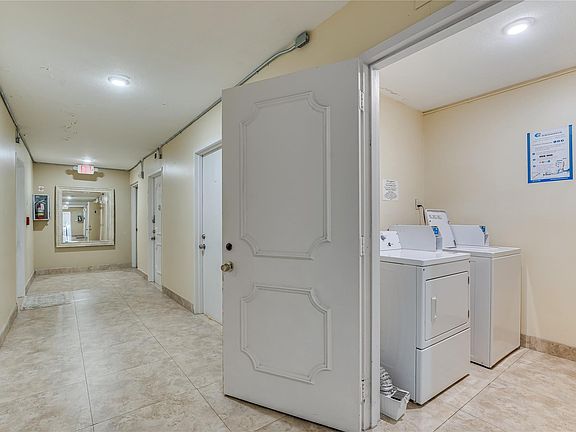 4th image of 1830 Dixieanna Street #602