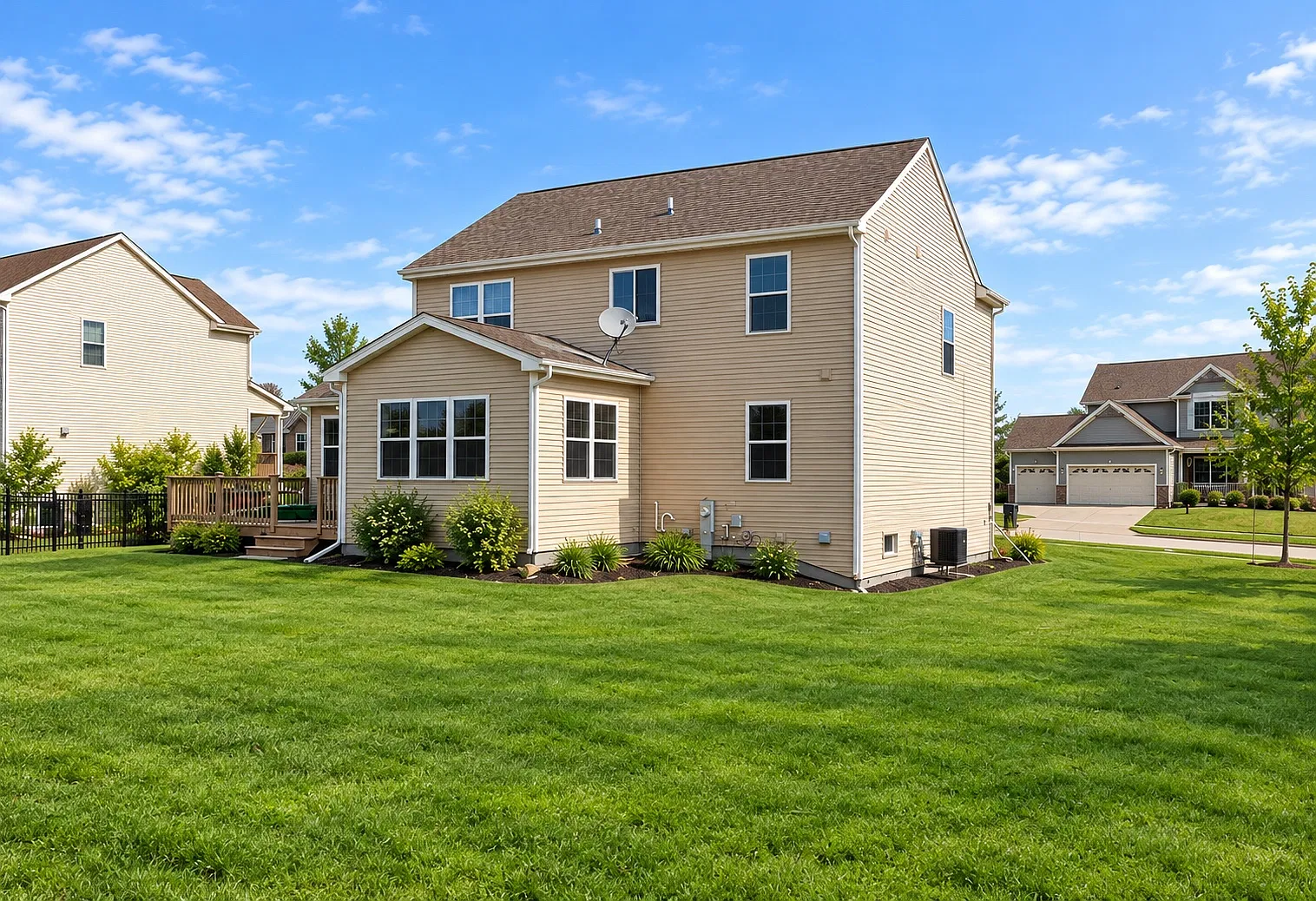 4 bed, 3.5 bath, 3600 sqft, $3,100 — Photo 2