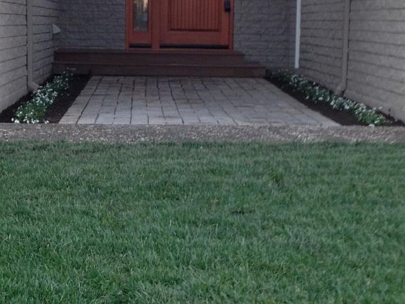 3rd image of 908 Donner Way