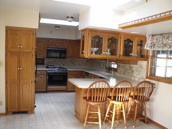 2nd image of 3700 Howard Ave