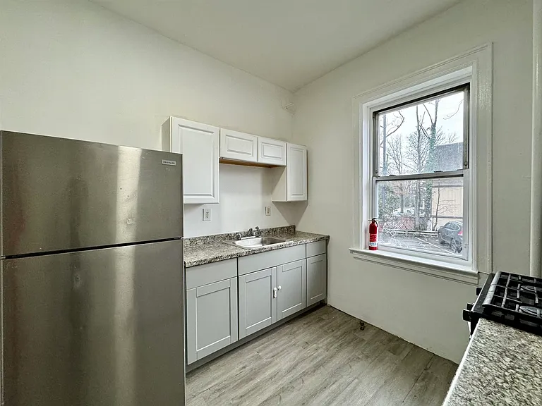 197 Lafayette Pl #C3 — Photo 6