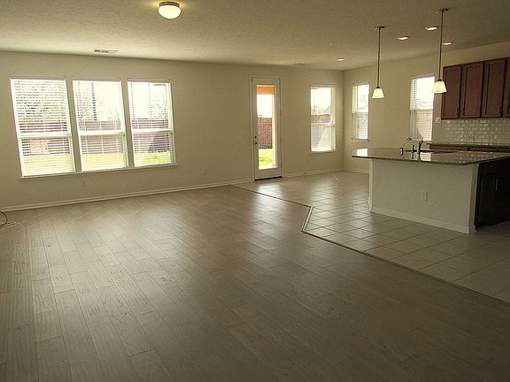 4th image of 25203 Chalice Knoll St