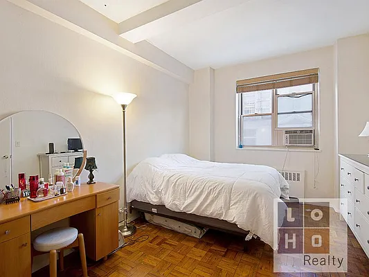 Sold by LoHo Realty | media 18