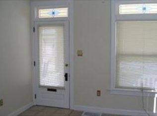 24 S 9th St, Akron, PA 17501