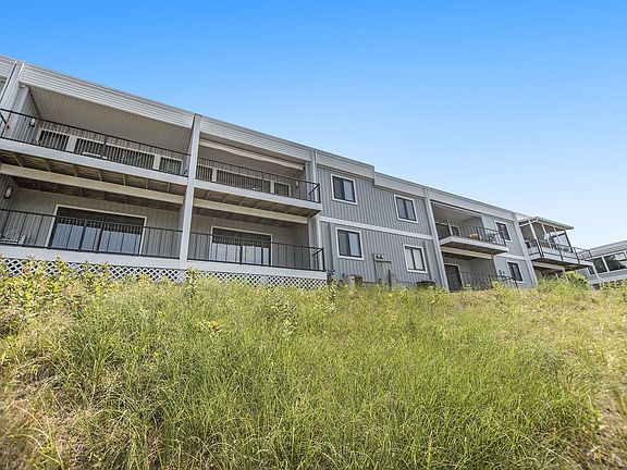 3rd image of 429 Sand Dr