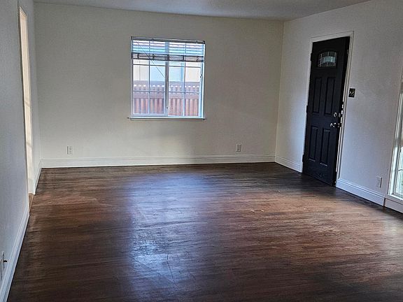 3rd image of 242 Laumer Ave #1