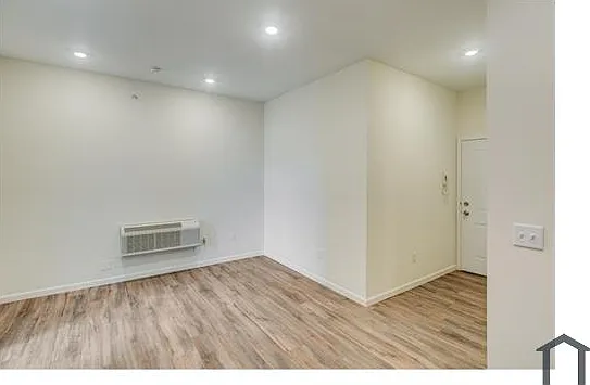 1 bed, 317 sqft, $1,225 — Photo 4