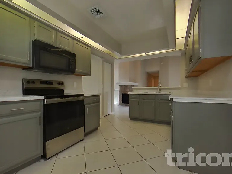 110 Yorktown Pl — Photo 4