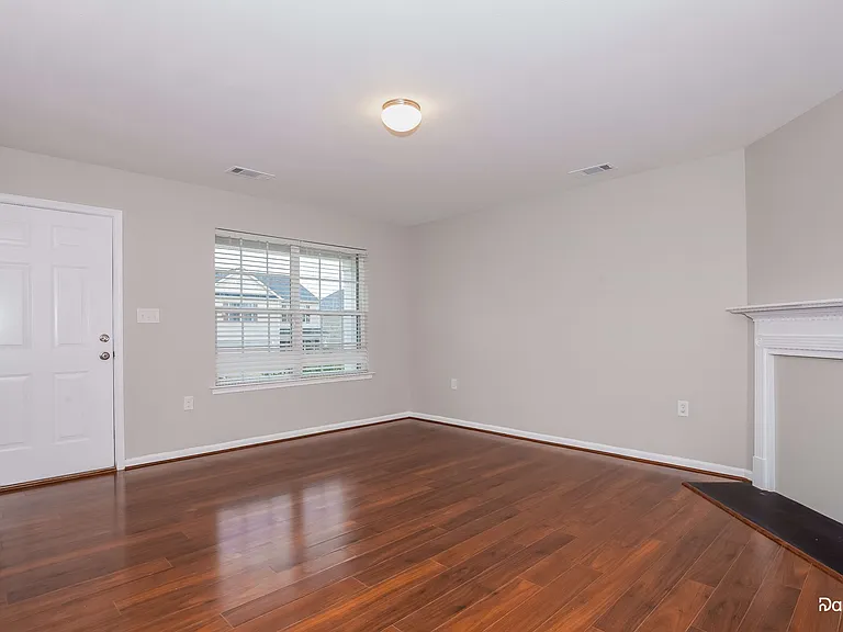 3318 Victoria Brook Ln — Photo 6
