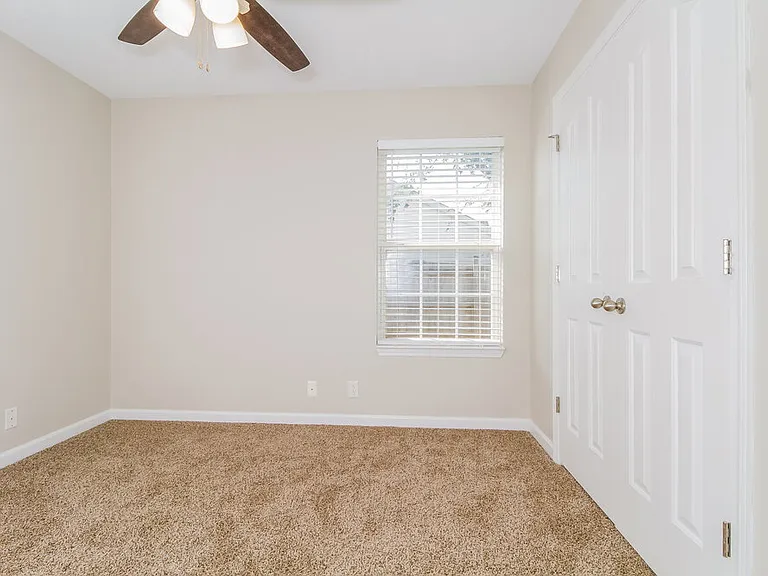 1147 Melvin Dr — Photo 9