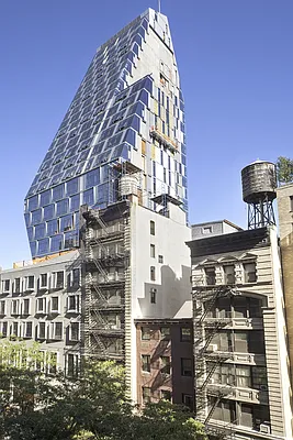 Sold by Nest Seekers International | media 6