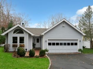 81 Sycamore Dr, East Hampton, NY 11937