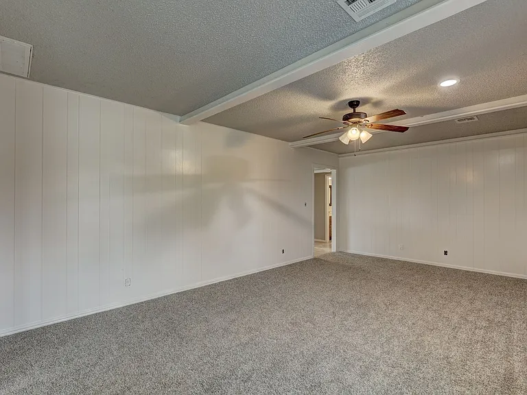 1208 NE 22nd St — Photo 7