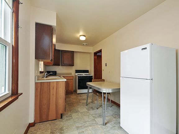 5th image of 4933 W Bloomingdale Ave