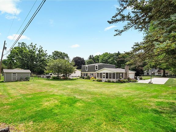 3rd image of 1375 Chelmsford St NW