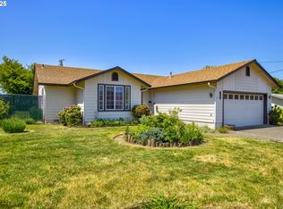572 Little Valley Rd, Roseburg, OR 97471