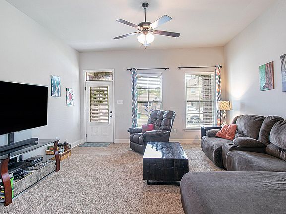 5th image of 13318 Hilliard St