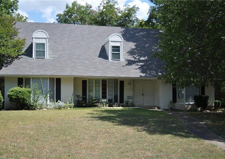 1st image of 321 Woodhaven Dr