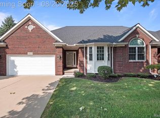 44205 Nova Dr, Sterling Heights, MI