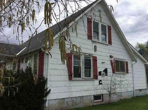 3rd image of 273 Clinton St