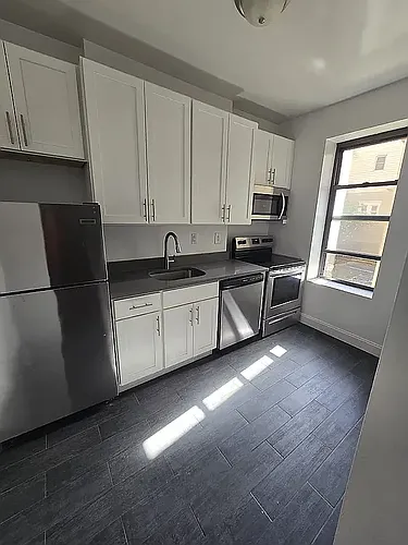 250 Ocean Pkwy Photo 1