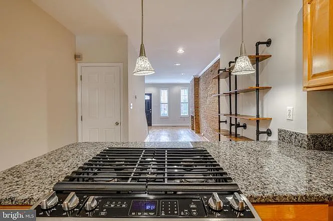 2 bed, 1224 sqft, $2,250 — Photo 4
