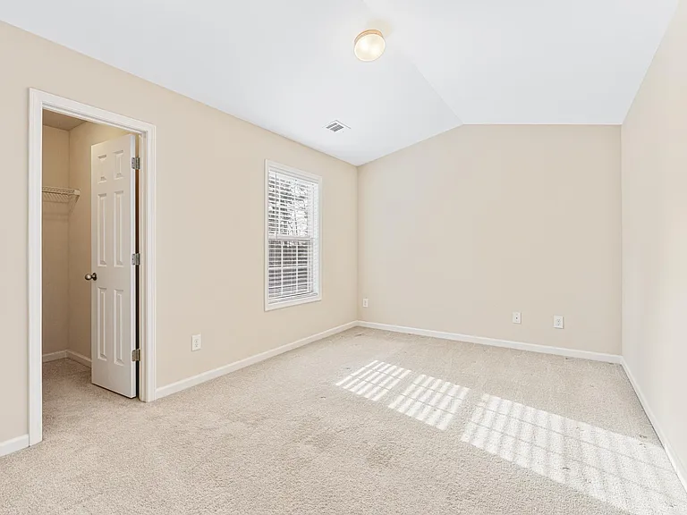 5529 Chatham Cir — Photo 17
