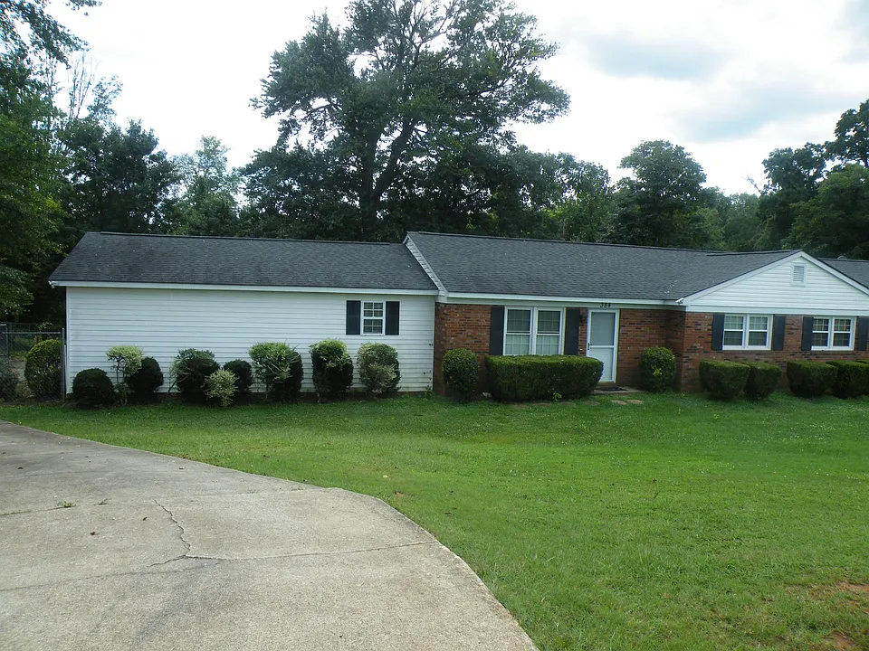384 Stallion Rd #1