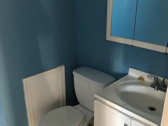 4th image of 900 Brill St APT 1