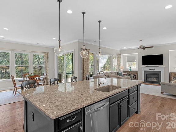 3rd image of 16414 Cozy Cove Rd